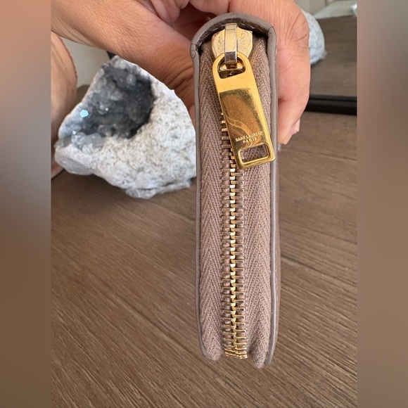 Saint Laurent Cassandra Leather Zip Around Wallet - Picture 4 of 15